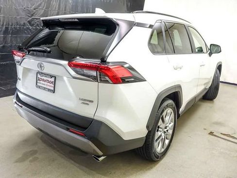 Used 2021 Toyota RAV4 Limited AWD/4WD image 7