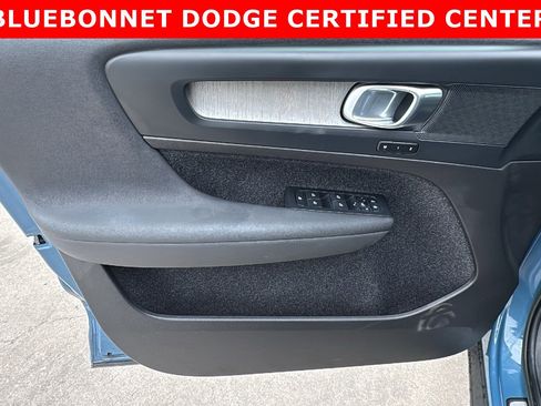 Used 2023 Volvo XC40 B5 Plus w/ Protection Package Premier image 12
