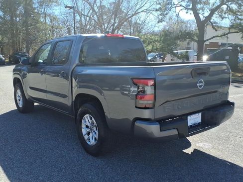 Used 2024 Nissan Frontier SV image 10