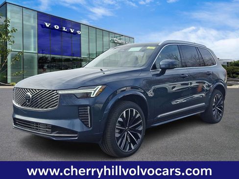 New 2026 Volvo XC90 T8 Plus image 2