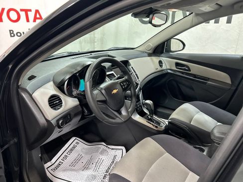 Used 2014 Chevrolet Cruze LS FWD image 23