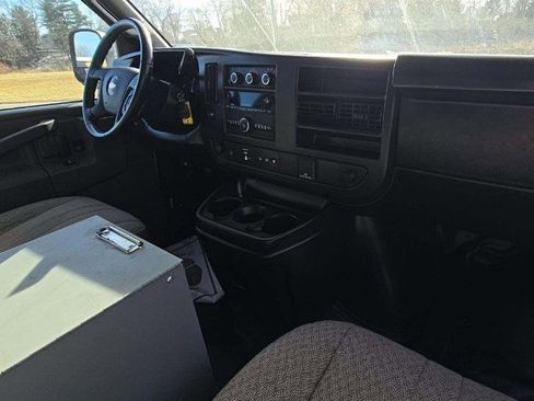 Certified 2022 Chevrolet Express 2500 w/ Driver Convenience Package image 7