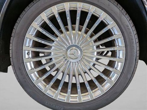 Used 2022 Mercedes-Benz Maybach GLS 600 4MATIC image 15