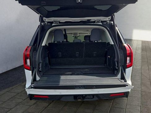 Used 2025 Ford Expedition Active RWD image 25