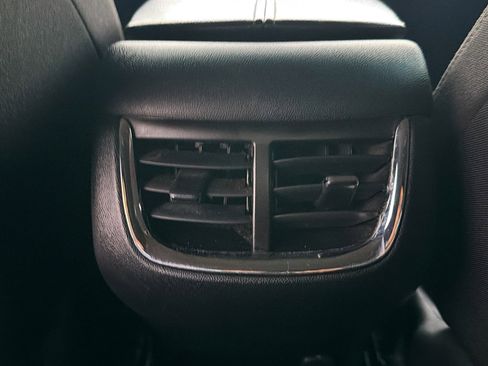 Used 2021 Chevrolet Malibu LT image 19