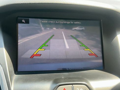 Used 2014 Ford Focus Titanium FWD image 25