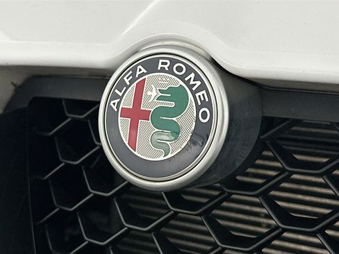 Used 2022 Alfa Romeo Stelvio Sprint image 34