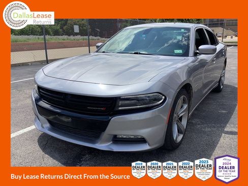 Used 2015 Dodge Charger R/T RWD image 1