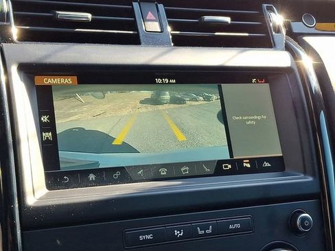 Used 2018 Land Rover Discovery SE image 20