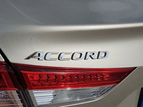 Used 2019 Honda Accord EX image 14