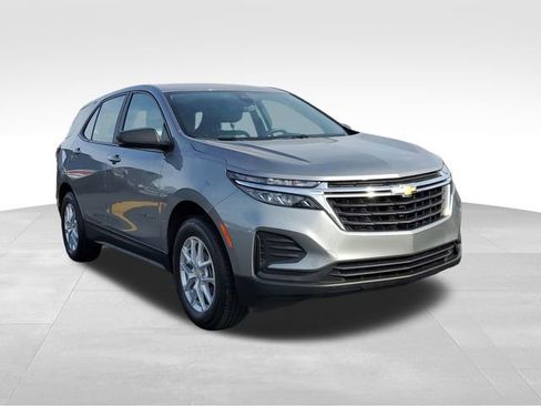 Certified 2024 Chevrolet Equinox LS w/ Driver Confidence II Package AWD/4WD image 7
