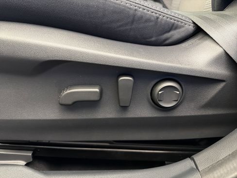 Used 2025 Subaru Outback Premium w/ Popular Package #1A image 12