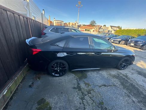 Used 2023 Honda Civic Sport image 4