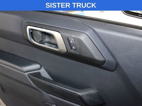 Used 2023 Ford Bronco Outer Banks AWD/4WD image 3