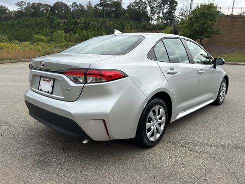Used 2025 Toyota Corolla LE image 5