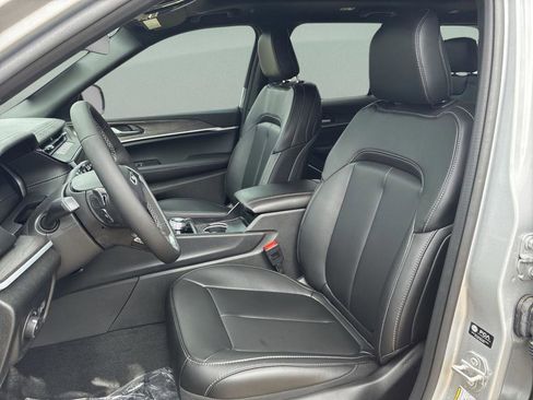 New 2026 Jeep Grand Cherokee Limited w/ Limited Altitude Package AWD/4WD image 30