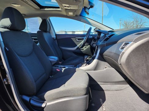 Used 2015 Hyundai Elantra SE w/ Option Group 03 FWD image 14