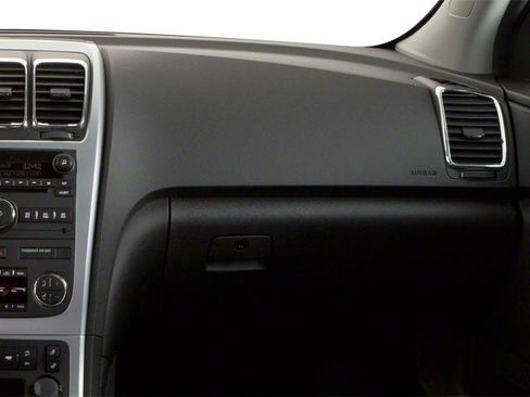 Used 2010 GMC Acadia SLT image 18