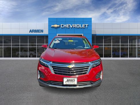 Used 2023 Chevrolet Equinox LT AWD/4WD image 3