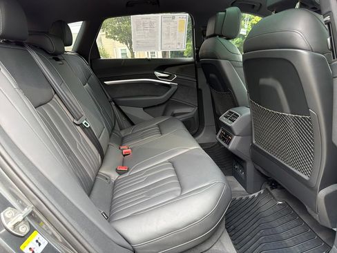 Used 2023 Audi e-tron S Prestige AWD/4WD image 31