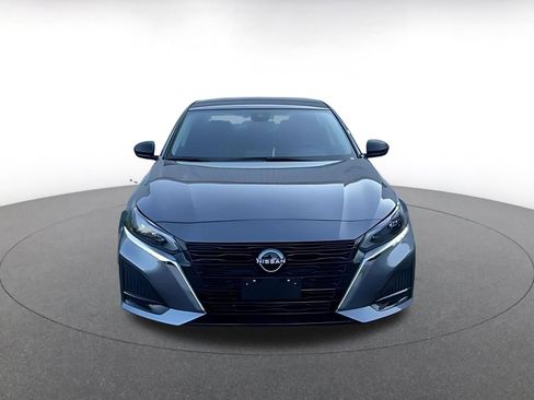 Used 2025 Nissan Altima 2.5 SV image 4