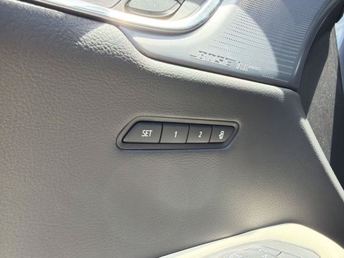 Used 2024 Cadillac XT6 Sport w/ Technology Package AWD/4WD image 18