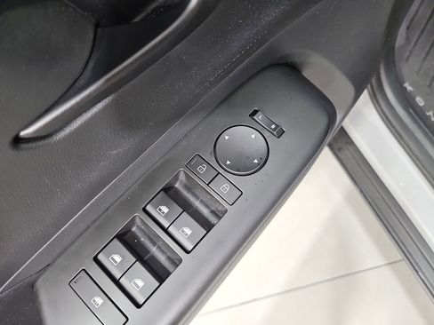 Certified 2025 Hyundai Kona SEL AWD/4WD image 13