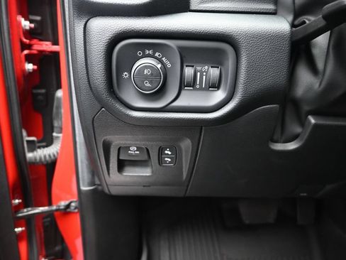 Used 2022 RAM 1500 Laramie AWD/4WD image 12
