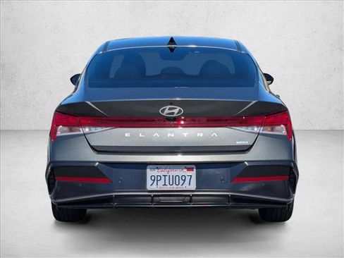 Used 2024 Hyundai Elantra Limited FWD image 7