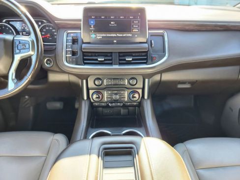 Used 2021 Chevrolet Suburban Z71 w/ Z71 Off-Road Package image 12