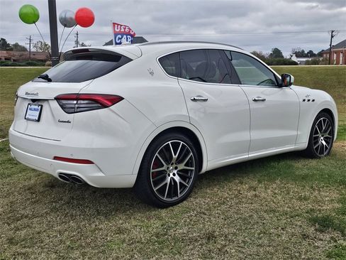 Used 2022 Maserati Levante GT image 4