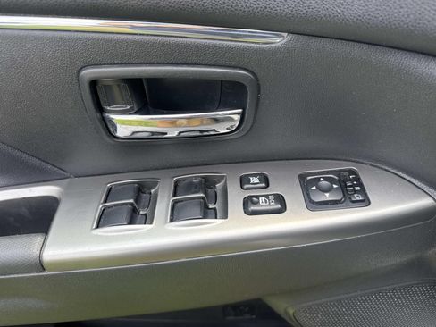 Used 2024 Mitsubishi Outlander Sport SE AWD/4WD image 19