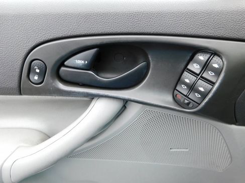 Used 2006 Ford Focus SES image 15