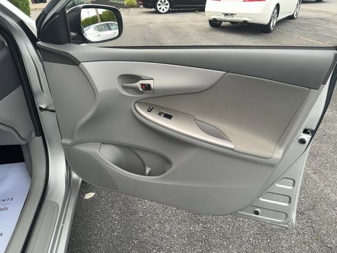 Used 2010 Toyota Corolla LE FWD image 18