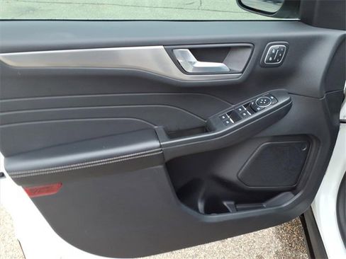 Certified 2022 Ford Escape Titanium image 12