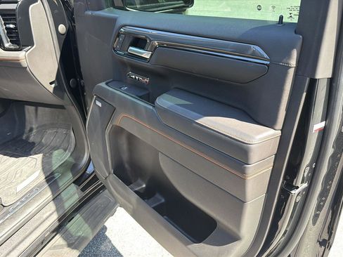 Used 2022 GMC Sierra 1500 AT4 w/ AT4 Preferred Package AWD/4WD image 15