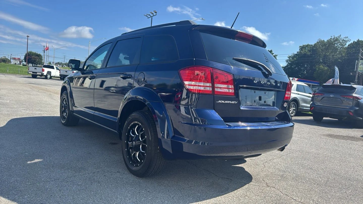 Used 2017 Dodge Journey SE FWD image 3