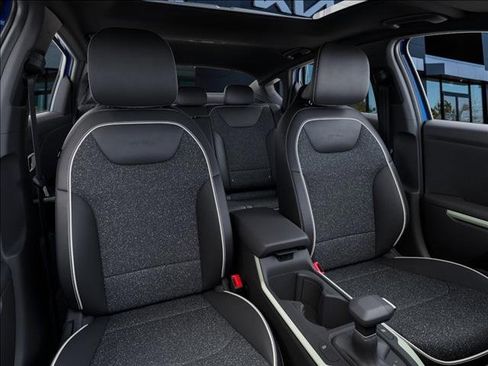 New 2025 Kia K4 GT-Line image 15