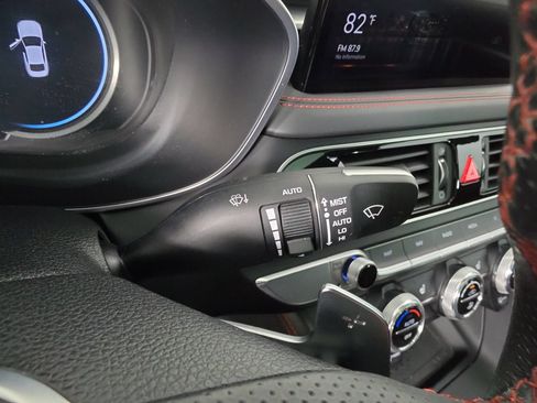Used 2022 Genesis G70 3.3T RWD image 22