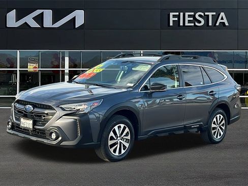 Used 2023 Subaru Outback Premium image 2