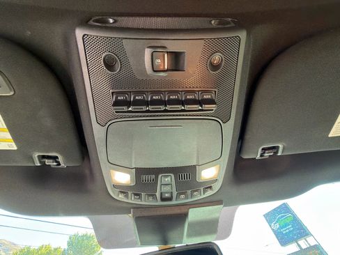 Used 2022 Ford F350 Platinum w/ Tremor Off-Road Package image 33