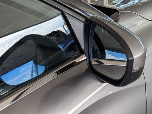 Used 2023 Mitsubishi Outlander SE image 19