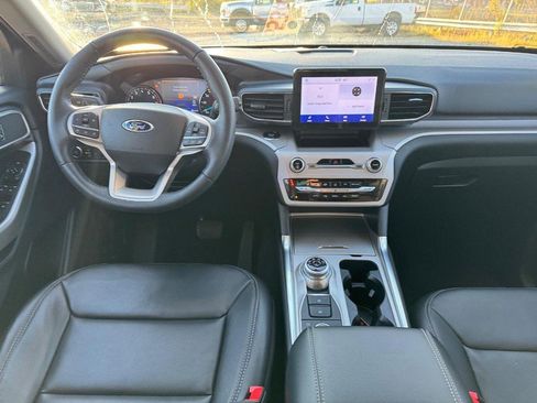 Used 2023 Ford Explorer XLT w/ Equipment Group 202A image 14