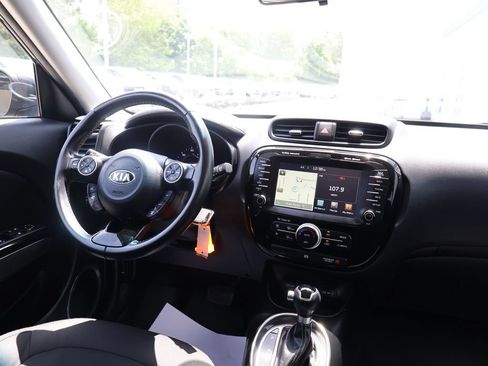 Used 2015 Kia Soul + w/ Audio Package FWD image 25