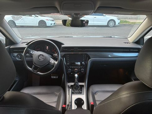 Used 2020 Volkswagen Passat 2.0T R-Line FWD image 18