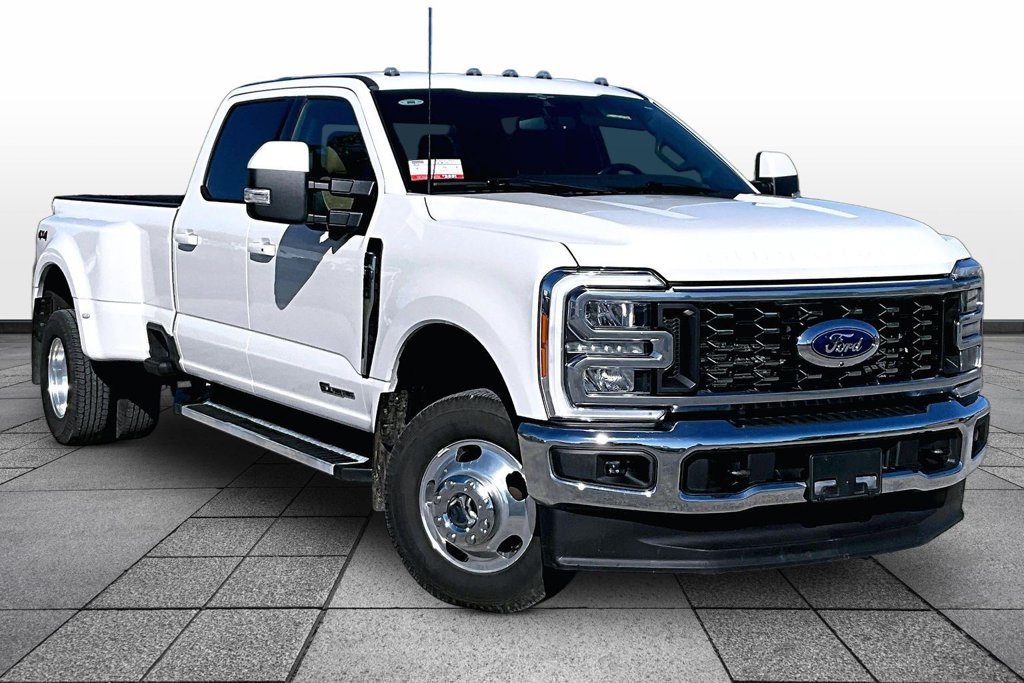 Used 2023 Ford F350 Lariat w/ Camper Package AWD/4WD image 2