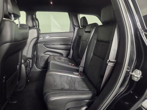 Used 2020 Jeep Grand Cherokee Altitude RWD image 24