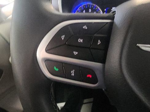 Used 2023 Chrysler Voyager LX FWD image 31