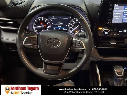 Used 2022 Toyota Highlander XLE image 14