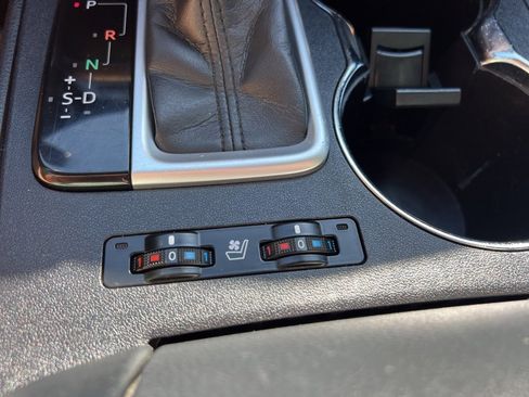 Used 2016 Toyota Highlander Limited image 31